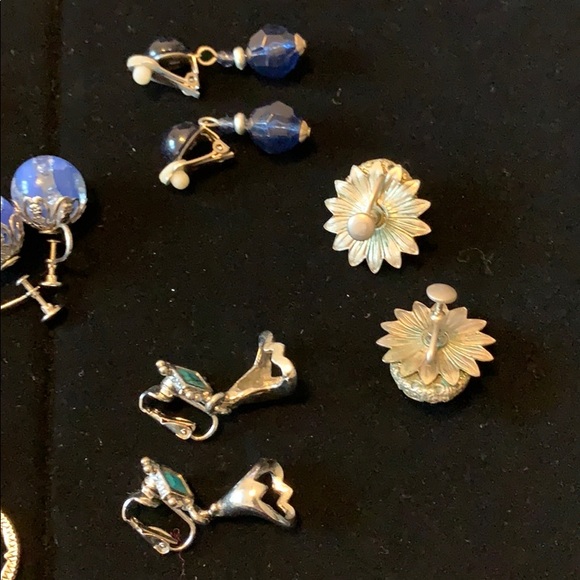 Feeling Blue Bundle of Vintage clip on earrings - Picture 8 of 8